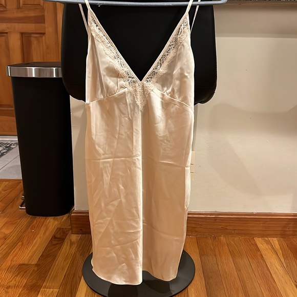 NWT Abercrombie & Fitch Satin Nightie - Picture 2 of 6